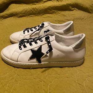 Vintage Havana Sneakers with stylish gold star